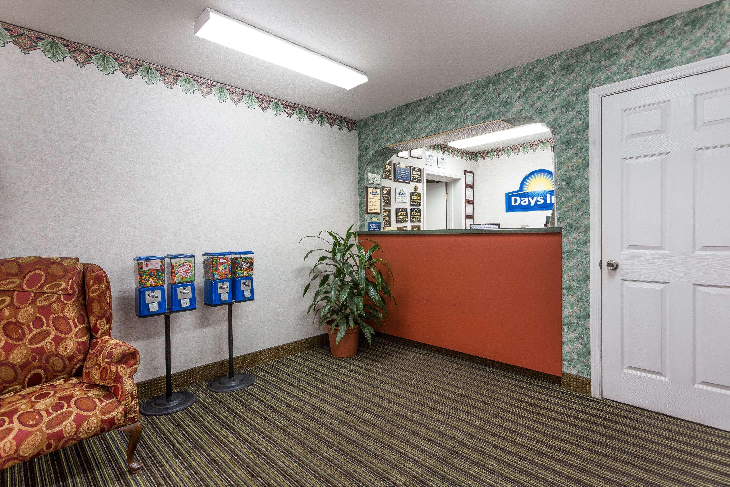 Days Inn By Wyndham Dickson Exterior photo